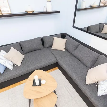 Rivercity Dob Hideaway